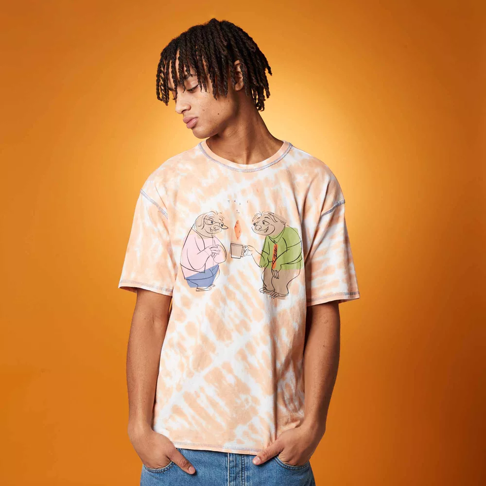 Disneyland Her Universe T-shirt Flash Et Priscilla Tie And Dye Pour Adultes 4 Disneyland Her Universe T-shirt Flash Et Priscilla Tie And Dye Pour Adultes – Image 2