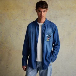 Disneyland Her Universe Chemise En Denim Mickey Et Pluto Style BD Pour Adultes -Disney 2403052050009M 2