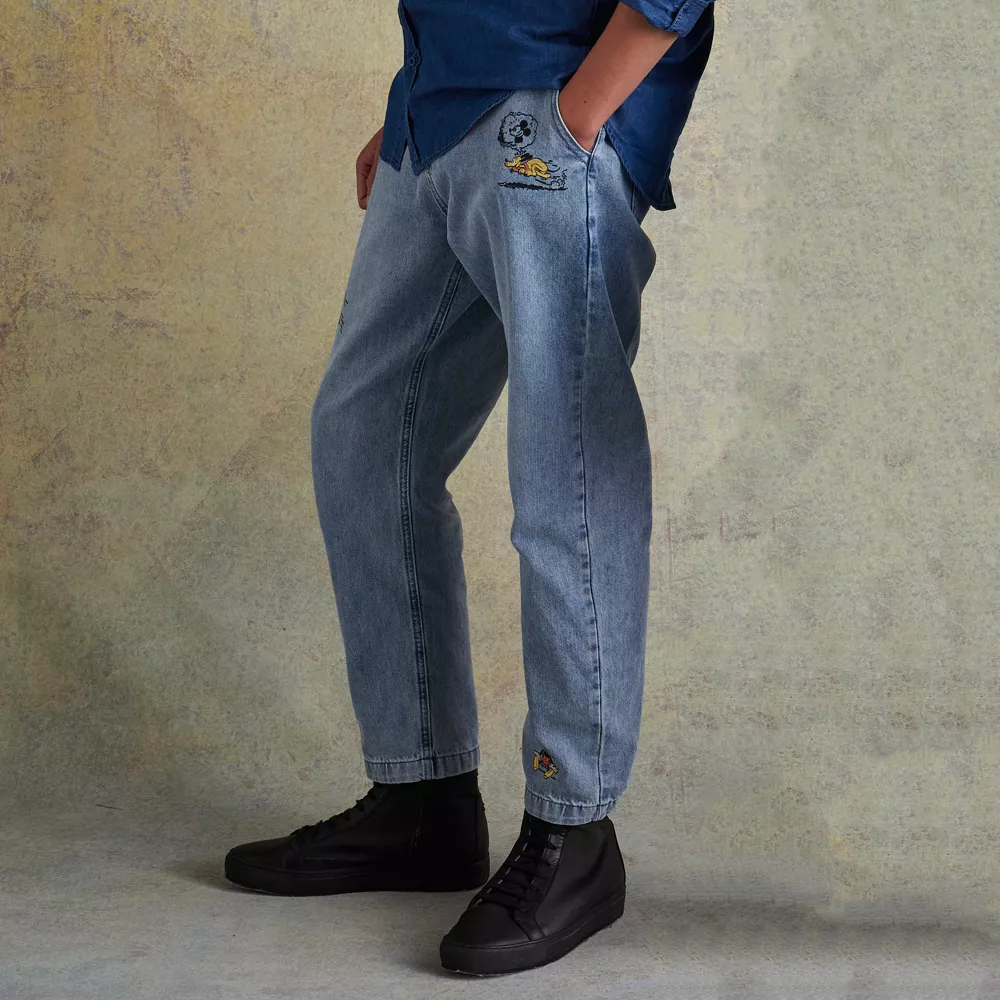 Disneyland Her Universe Jean Mickey Et Pluto Style BD Pour Adultes 4 Disneyland Her Universe Jean Mickey Et Pluto Style BD Pour Adultes – Image 2