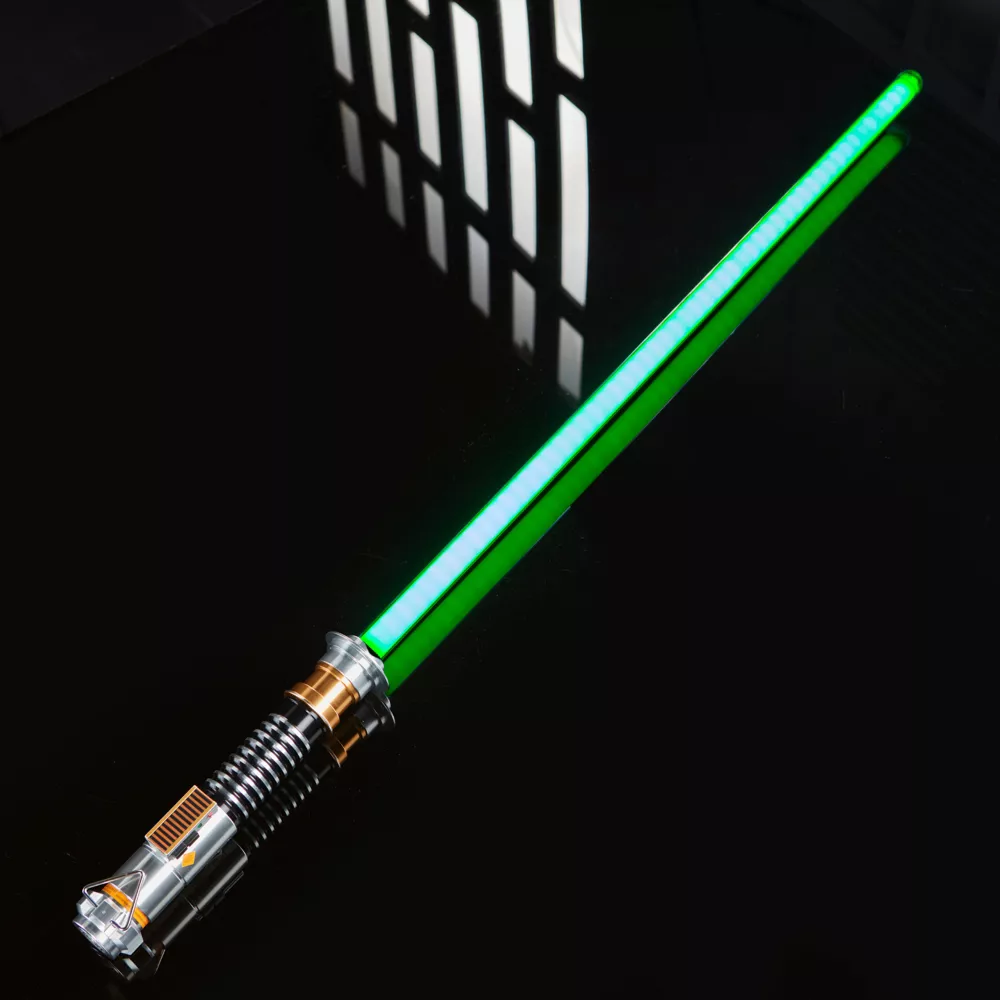 Disney Store Sabre Laser Legacy De Luke Skywalker 40e anniversaire De Star Wars : Le Retour Du Jedi 4 Disney Store Sabre Laser Legacy De Luke Skywalker 40e anniversaire De Star Wars : Le Retour Du Jedi – Image 2
