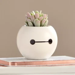 Disney Store Plante Artificielle En Pot Baymax, Les Nouveaux Héros 8 Disney Store Plante Artificielle En Pot Baymax, Les Nouveaux Héros -Disney 465043353962 1